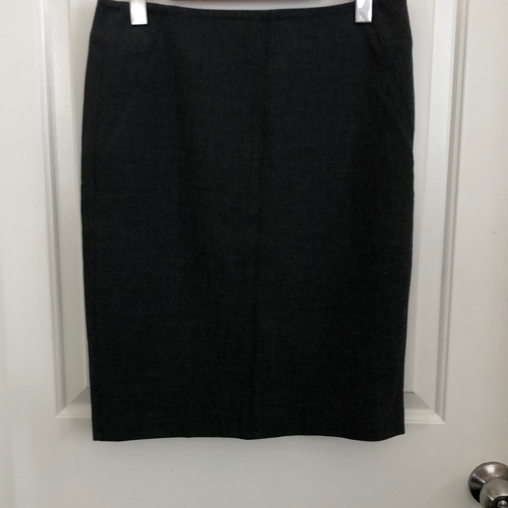 Loft grey pencil skirt size 4